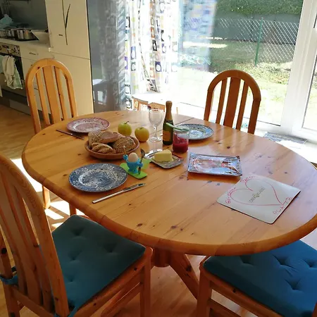 Welcome At Elvira's Haus Im Linzer Sueden Mit Garten Und Kinderspielplatz 林茨