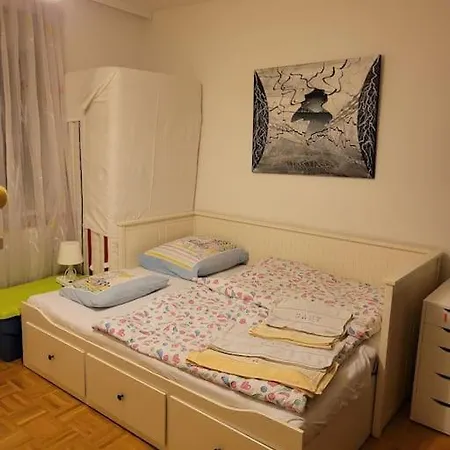 Welcome At Elvira's Haus Im Linzer Sueden Mit Garten Und Kinderspielplatz * 林茨